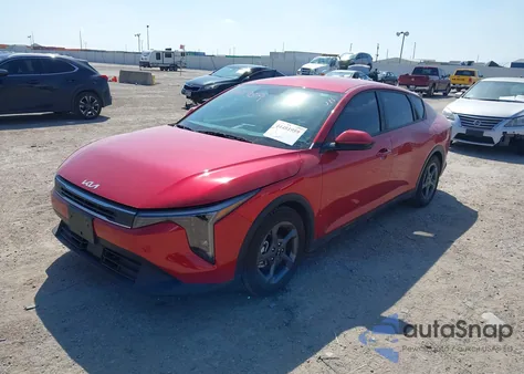 2025 Kia K4 Lxs z USA, uszkodzony, nr VIN 3KPFT4DE9SE108092